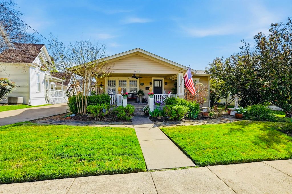 905 Tucker Street, Mckinney, TX 75069