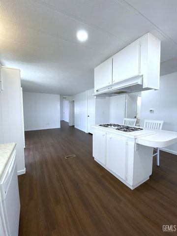 721 Underwood Court, Bakersfield, CA 93301