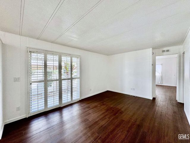 721 Underwood Court, Bakersfield, CA 93301
