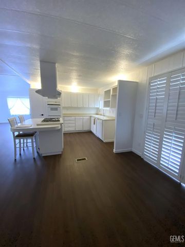 721 Underwood Court, Bakersfield, CA 93301