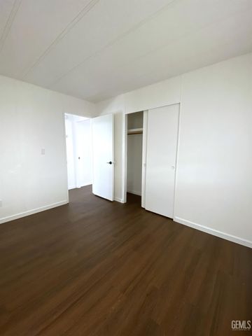 721 Underwood Court, Bakersfield, CA 93301