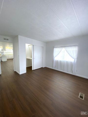 721 Underwood Court, Bakersfield, CA 93301