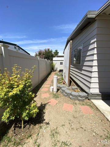 721 Underwood Court, Bakersfield, CA 93301
