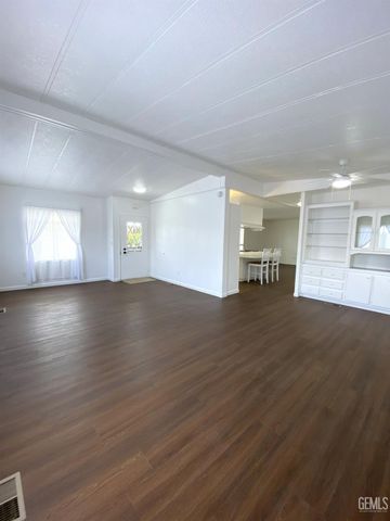 721 Underwood Court, Bakersfield, CA 93301