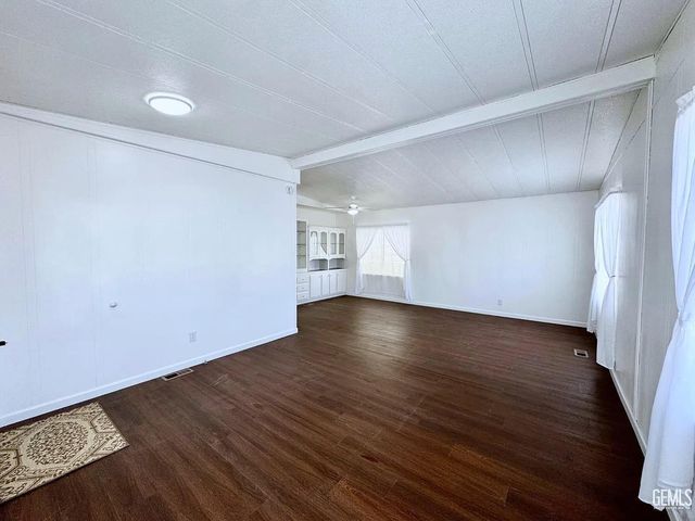 721 Underwood Court, Bakersfield, CA 93301