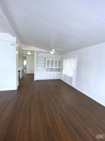 721 Underwood Court, Bakersfield, CA 93301