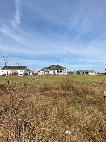 370 Linden St, Alburnett, IA 52202