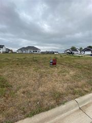 370 Linden St, Alburnett, IA 52202