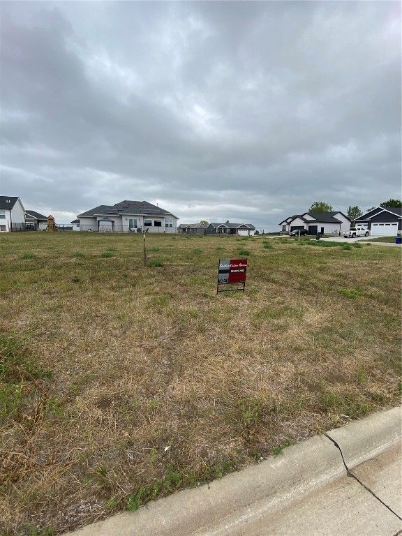 370 Linden St, Alburnett, IA 52202