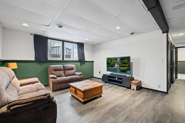 20690 Jacquard Avenue, Lakeville, MN 55044