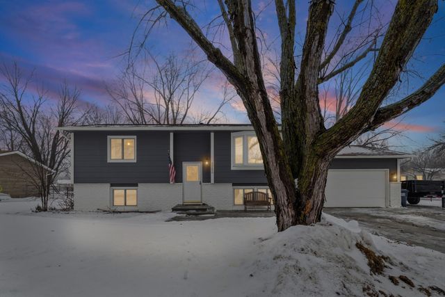 20690 Jacquard Avenue, Lakeville, MN 55044