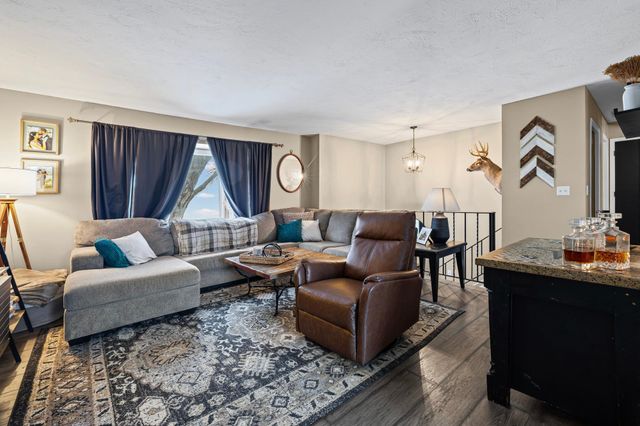 20690 Jacquard Avenue, Lakeville, MN 55044