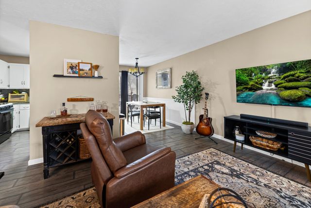 20690 Jacquard Avenue, Lakeville, MN 55044