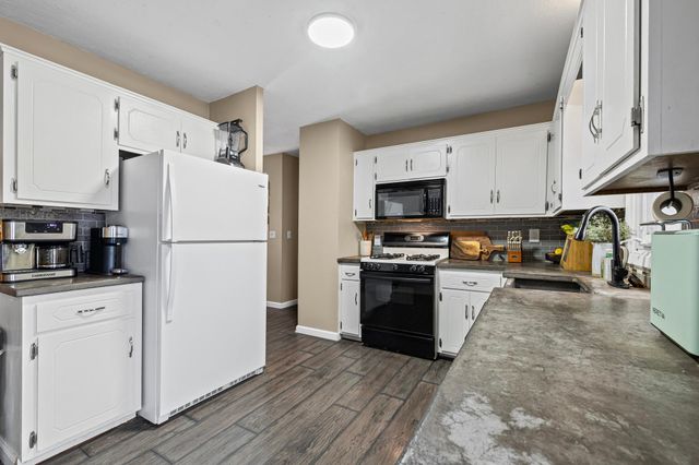 20690 Jacquard Avenue, Lakeville, MN 55044