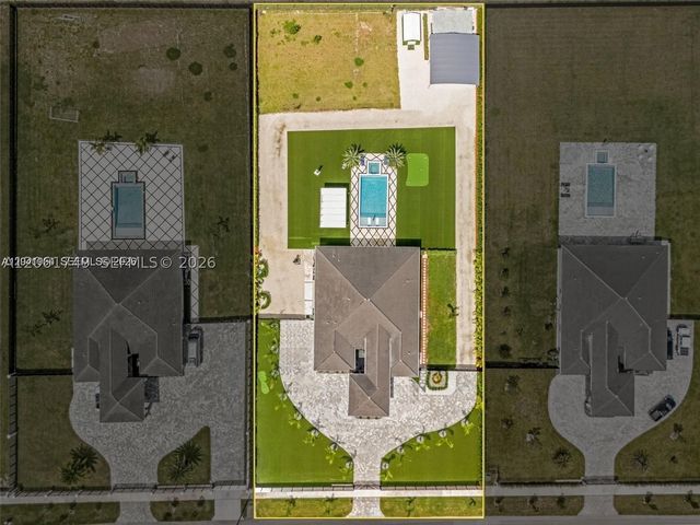 18261 SW 224th St, Miami, FL 33170