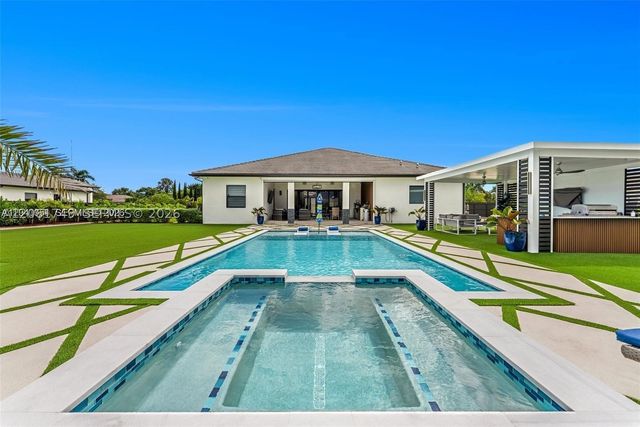 18261 SW 224th St, Miami, FL 33170