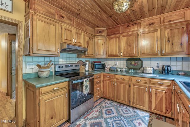 6646 Roan Creek Road, Butler, TN 37640