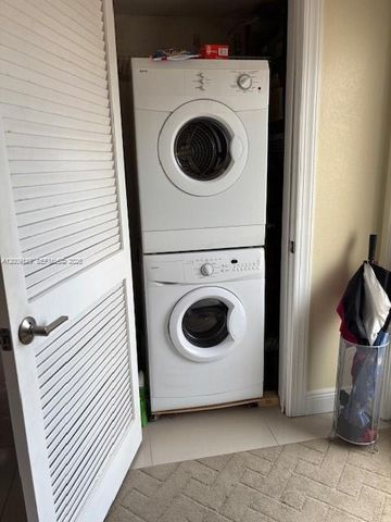 361 S Hollybrook Dr 205, Pembroke Pines, FL 33025