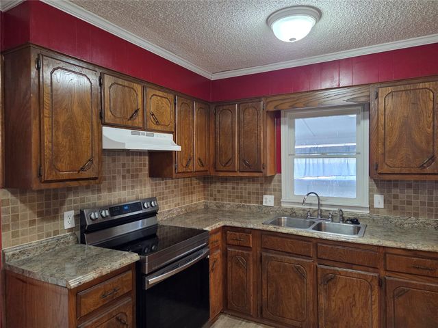 1204 E Lincoln Avenue, Sapulpa, OK 74066