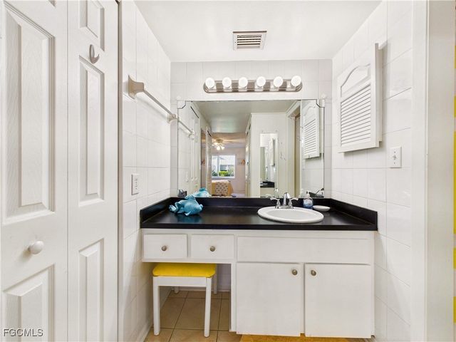 232 Palm DR 47-5, Naples, FL 34112