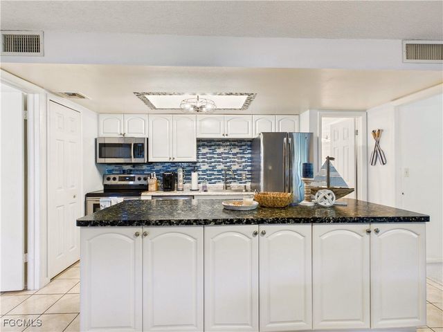 232 Palm DR 47-5, Naples, FL 34112