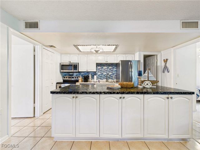 232 Palm DR 47-5, Naples, FL 34112