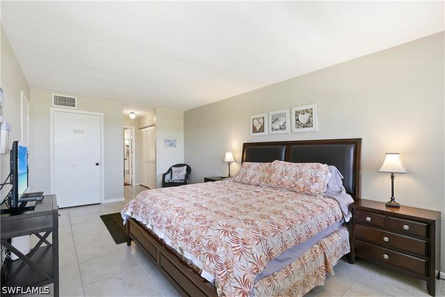 1024 Anglers CV C510, Marco Island, FL 34145