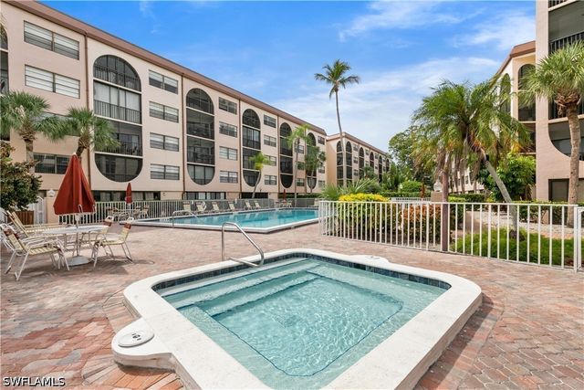 1024 Anglers CV C510, Marco Island, FL 34145
