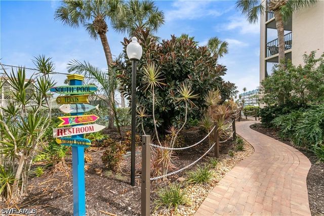 1024 Anglers CV C510, Marco Island, FL 34145