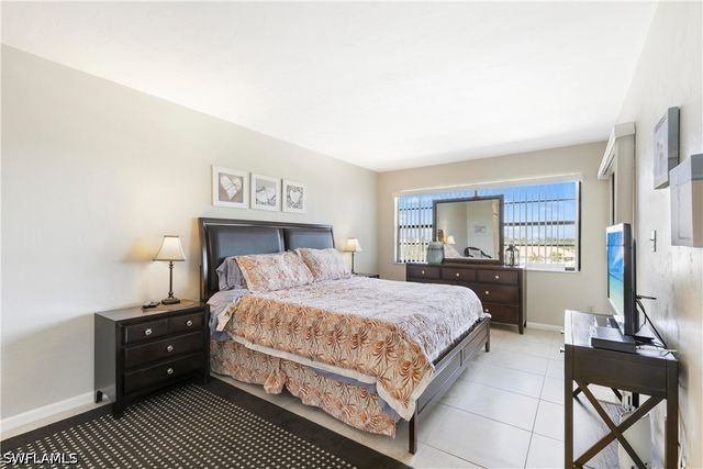 1024 Anglers CV C510, Marco Island, FL 34145