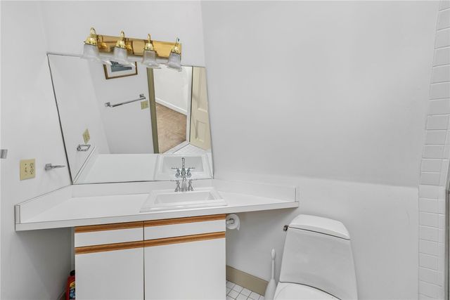 66 Webster Street 9, Newport, RI 02840