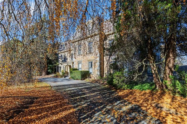 66 Webster Street 9, Newport, RI 02840