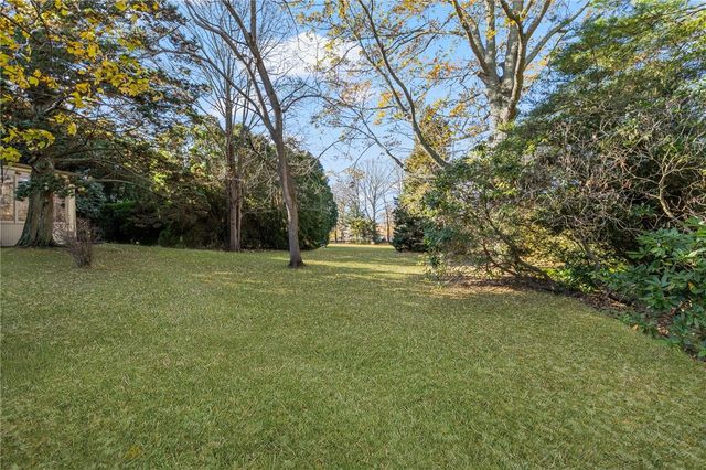 66 Webster Street 9, Newport, RI 02840