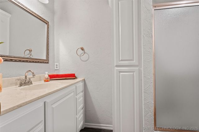 1006 S Rockford Road, Ardmore, OK 73401