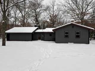 9680 S Thornapple Avenue, Grant, MI 49327