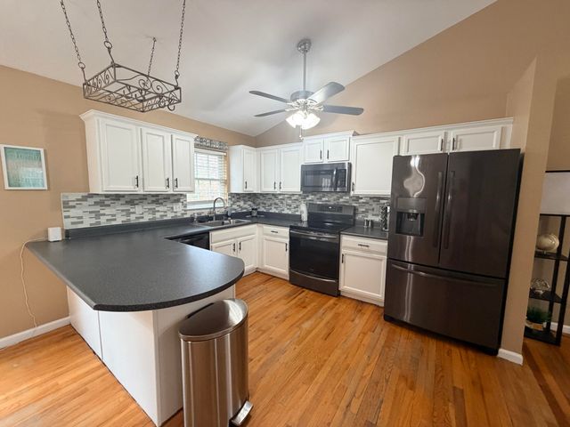 4869 Horseman DR, Roanoke, VA 24019