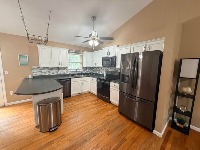 4869 Horseman DR, Roanoke, VA 24019