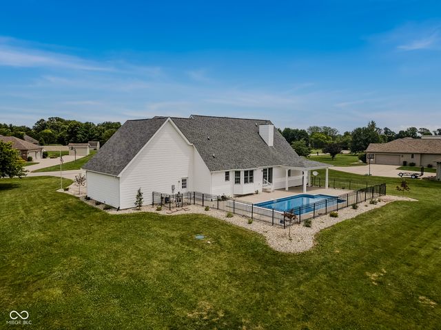 9675 E Katey, Columbus, IN 47203