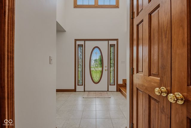 9675 E Katey, Columbus, IN 47203