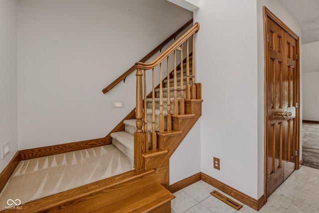 9675 E Katey, Columbus, IN 47203