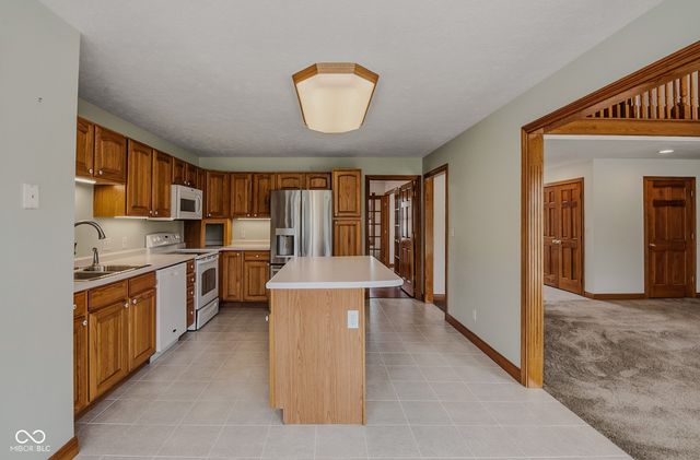 9675 E Katey, Columbus, IN 47203