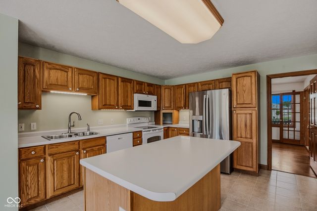 9675 E Katey, Columbus, IN 47203