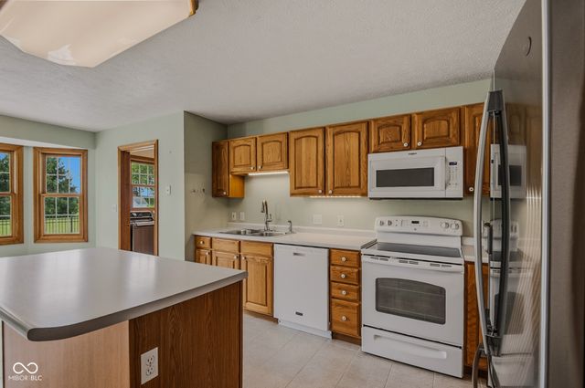 9675 E Katey, Columbus, IN 47203