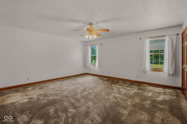 9675 E Katey, Columbus, IN 47203