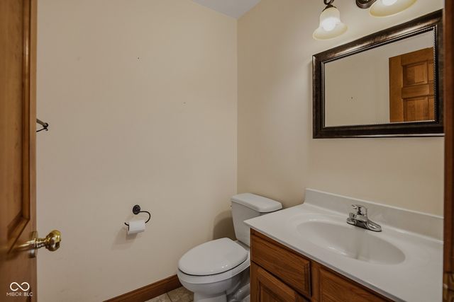 9675 E Katey, Columbus, IN 47203