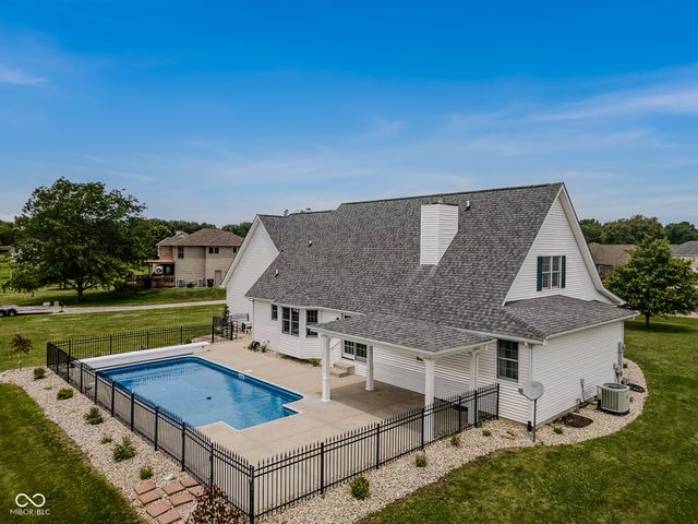 9675 E Katey, Columbus, IN 47203