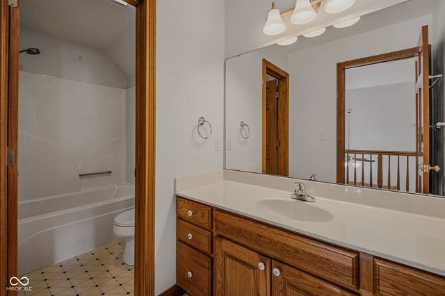 9675 E Katey, Columbus, IN 47203