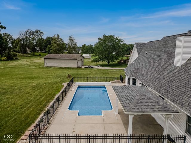 9675 E Katey, Columbus, IN 47203