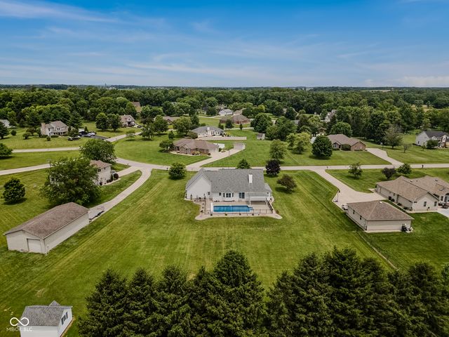 9675 E Katey, Columbus, IN 47203