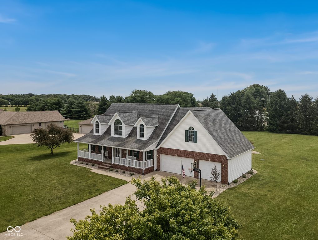9675 E Katey, Columbus, IN 47203